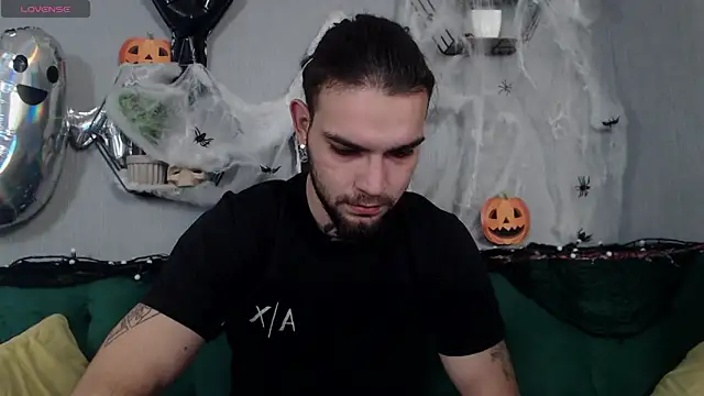 Snapshot of DanyelCarter chatting on 10/27/25, 08:24 DanyelCarter online show from 10/27/25, 08:24