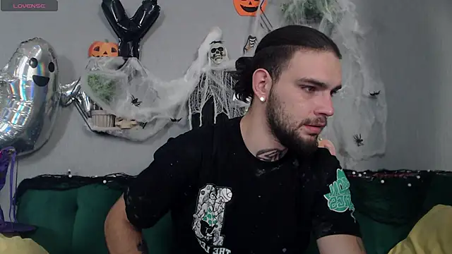 Snapshot of DanyelCarter chatting on 10/30/25, 06:52 DanyelCarter online show from 10/30/25, 06:52