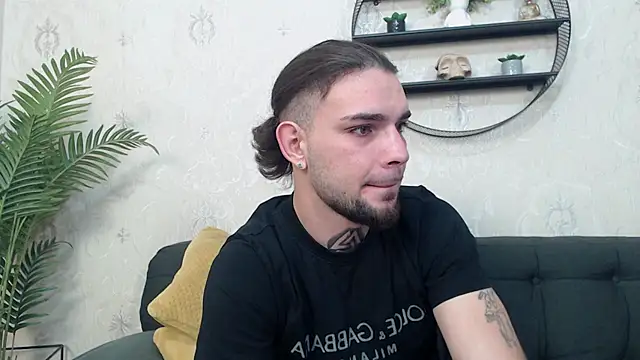 Snapshot of DanyelCarter chatting on 11/15/25, 08:49 DanyelCarter online show from 11/15/25, 08:49