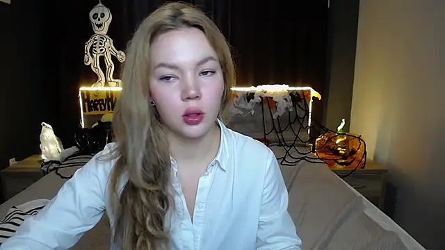 StellaLight online show from 10/31/25, 07:09