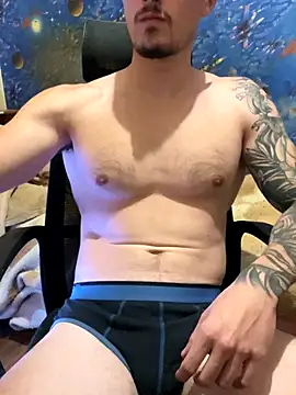 Snapshot of fronkie9384 chatting on 10/20/25, 08:31 fronkie9384 online show from 10/20/25, 08:31