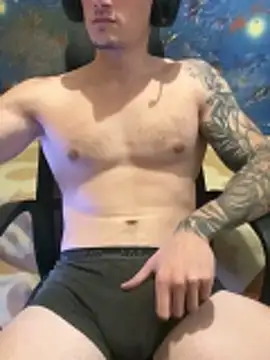 Snapshot of fronkie9384 chatting on 11/06/25, 11:55 fronkie9384 online show from 11/06/25, 11:55