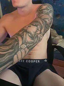 Snapshot of fronkie9384 chatting on 12/01/25, 10:20 fronkie9384 online show from 12/01/25, 10:20