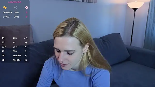 Snapshot of HelenMartines chatting on 09/11/25, 10:37 HelenMartines online show from 09/11/25, 10:37