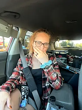 Snapshot of hotgirlkk1 chatting on 09/11/25, 01:06 hotgirlkk1 online show from 09/11/25, 01:06