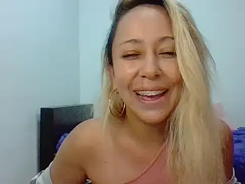 Snapshot of leah_susman chatting on 09/12/25, 02:33 leah susman online show from 09/12/25, 02:33
