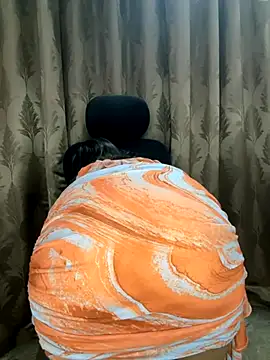 Snapshot of _Sanam_ chatting on 10/12/25, 01:59 Sanam online show from 10/12/25, 01:59