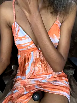 Snapshot of _Sanam_ chatting on 10/23/25, 02:00 Sanam online show from 10/23/25, 02:00