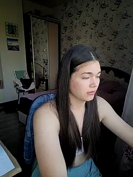 Albi Glow online show from 09/17/25, 11:01