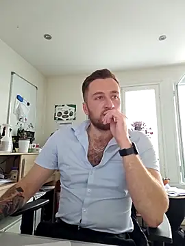 Snapshot of Keviios chatting on 09/18/25, 07:32 Keviios online show from 09/18/25, 07:32