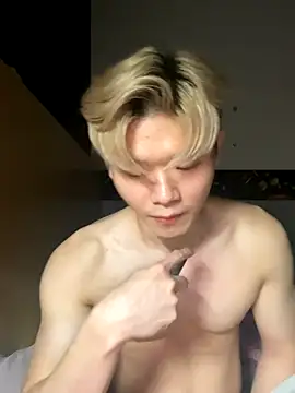 Snapshot of zachlee_69 chatting on 11/08/25, 11:25 zachlee 69 online show from 11/08/25, 11:25