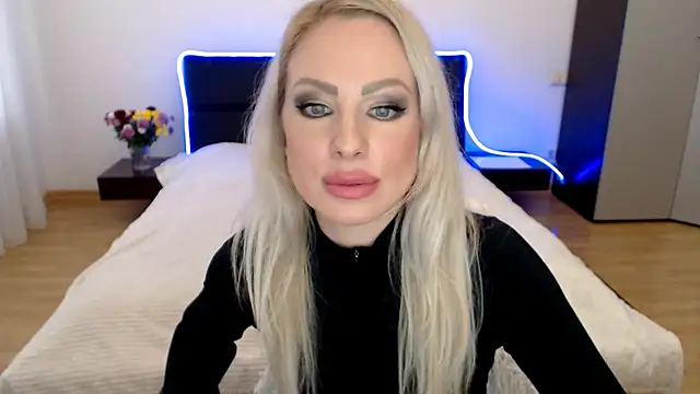 Tina Shines online show from 11/08/25, 12:05