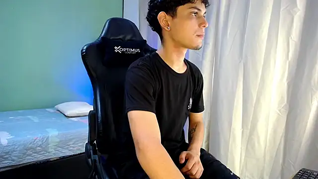 dilan hott  online show from 10/09/25, 08:40