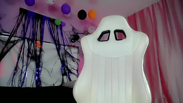 mishel hott online show from 10/23/25, 09:24