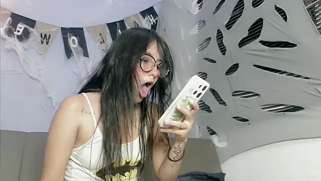 mishel hott online show from 10/29/25, 08:21