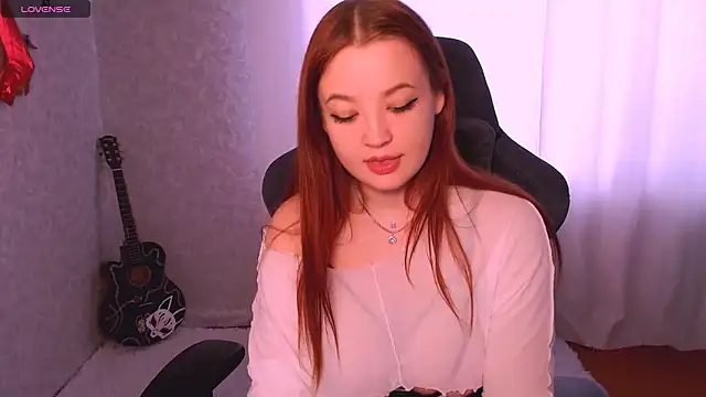 Molly  Mur online show from 11/24/25, 03:39