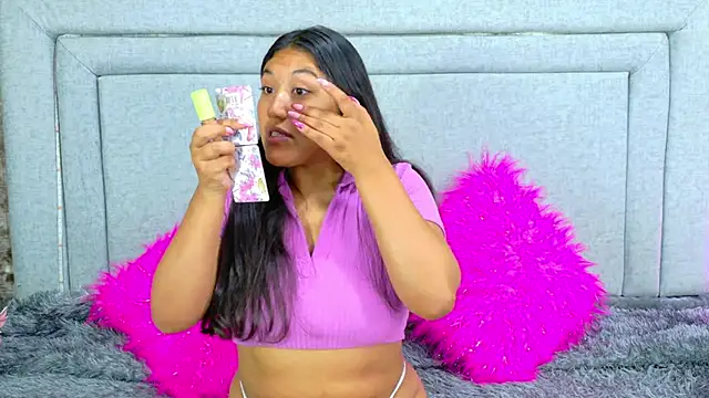 SharaRous online show from 11/21/25, 12:04