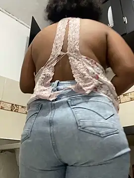 Snapshot of Rizos_hot_official chatting on 10/24/25, 02:24 Rizos hot official online show from 10/24/25, 02:24