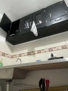 Snapshot of Rizos_hot_official chatting on 10/29/25, 08:43 Rizos hot official online show from 10/29/25, 08:43