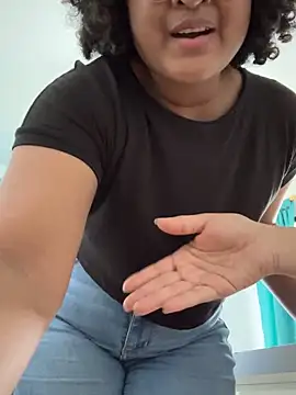 Snapshot of Rizos_hot_official chatting on 11/02/25, 05:48 Rizos hot official online show from 11/02/25, 05:48