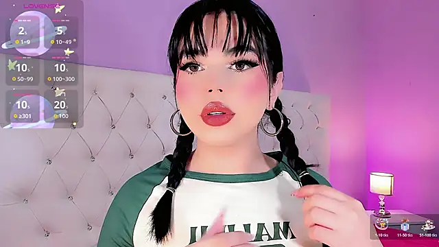 DaniielaV online show from 10/20/25, 01:33