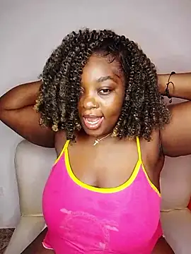Snapshot of ebony_NeighborMoans chatting on 09/29/25, 06:07 ebony NeighborMoans online show from 09/29/25, 06:07