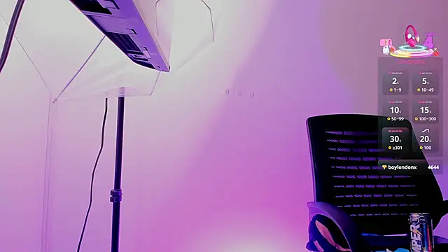 MiaaFarrel online show from 10/26/25, 08:20