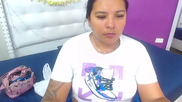 Snapshot of fat_naughtyass chatting on 10/11/25, 01:42 fat naughtyass online show from 10/11/25, 01:42