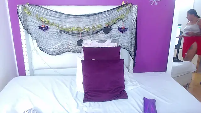 Snapshot of fat_naughtyass chatting on 11/05/25, 02:28 fat naughtyass online show from 11/05/25, 02:28