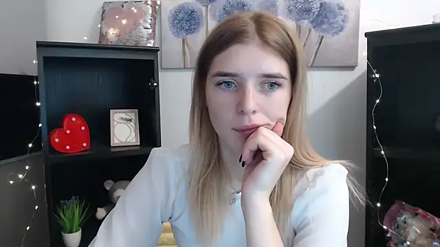 JuiceLips   online show from 11/14/25, 03:44