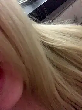 Snapshot of loiragoxtosinnha chatting on 11/16/25, 09:42 loiragoxtosinnha online show from 11/16/25, 09:42