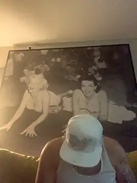 Hothotboyg online show from 11/13/25, 01:48