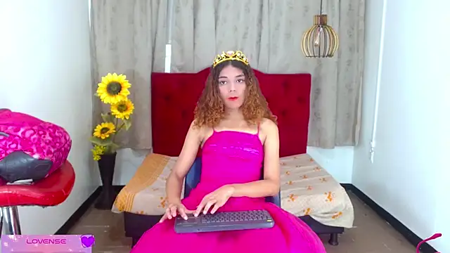 luisa  torres online show from 11/07/25, 03:17