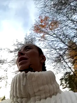 Snapshot of AriaValentina chatting on 10/31/25, 03:13 AriaValentina online show from 10/31/25, 03:13