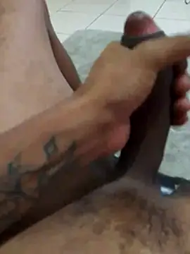 Snapshot of pau_pretro chatting on 10/25/25, 08:58 pau pretro online show from 10/25/25, 08:58