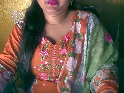 Snapshot of Saniya_K chatting on 10/10/25, 04:28 Saniya K online show from 10/10/25, 04:28