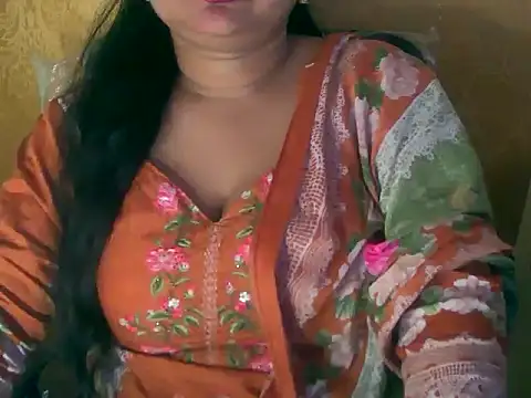 Snapshot of Saniya_K chatting on 10/16/25, 06:47 Saniya K online show from 10/16/25, 06:47