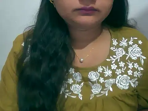 Snapshot of Saniya_K chatting on 11/08/25, 03:45 Saniya K online show from 11/08/25, 03:45