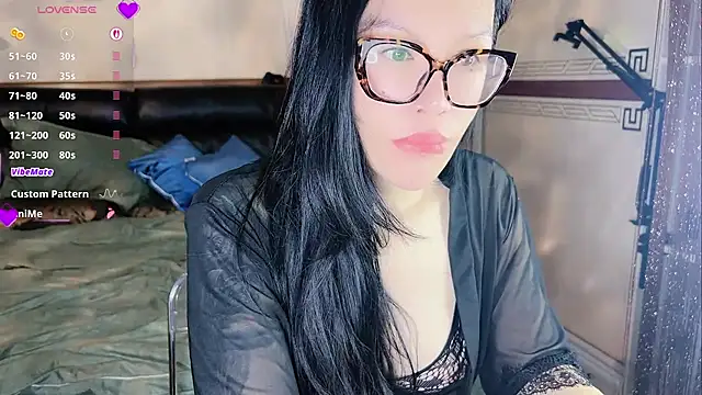 lingzi9333 online show from 11/02/25, 01:46