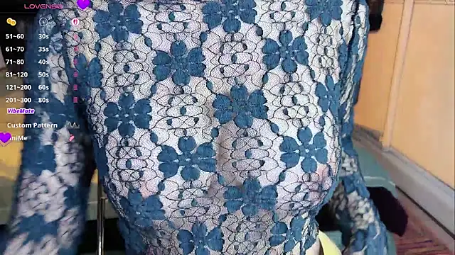 lingzi9333 online show from 11/08/25, 12:38