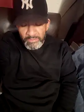 Cruz1522 online show from 11/22/25, 11:31