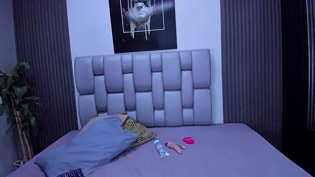 Bora Lajuana online show from 10/10/25, 03:38