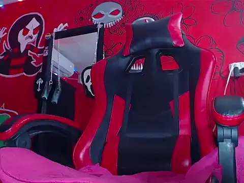 Snapshot of dante_hellsingx chatting on 10/17/25, 02:15 dante hellsingx online show from 10/17/25, 02:15