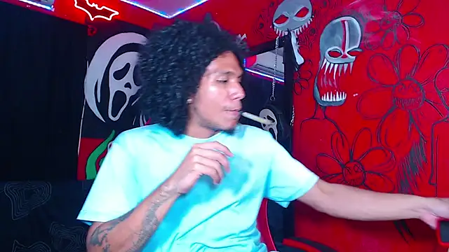 Snapshot of dante_hellsingx chatting on 11/08/25, 01:17 dante hellsingx online show from 11/08/25, 01:17