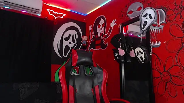 Snapshot of dante_hellsingx chatting on 11/17/25, 02:28 dante hellsingx online show from 11/17/25, 02:28