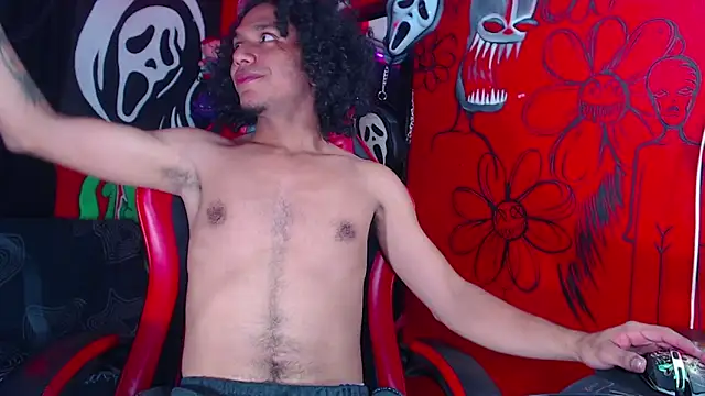 Snapshot of dante_hellsingx chatting on 11/19/25, 12:32 dante hellsingx online show from 11/19/25, 12:32