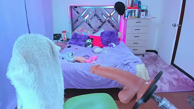 Luna Analya online show from 11/06/25, 12:33