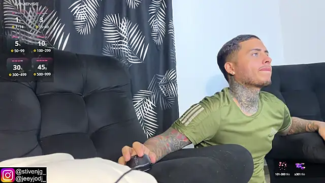 Snapshot of tattoguys_cums chatting on 10/01/25, 05:13 tattoguys cums online show from 10/01/25, 05:13