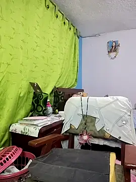 Snapshot of lindasyt chatting on 09/23/25, 01:08 lindasyt online show from 09/23/25, 01:08