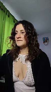 Snapshot of lindasyt chatting on 10/09/25, 06:06 lindasyt online show from 10/09/25, 06:06